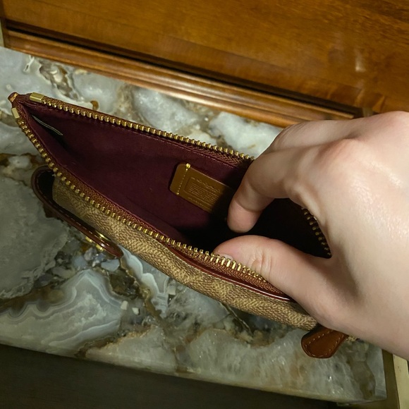 Coach Retail Phone Wallet - Signature - NWOT - Picture 4 of 8